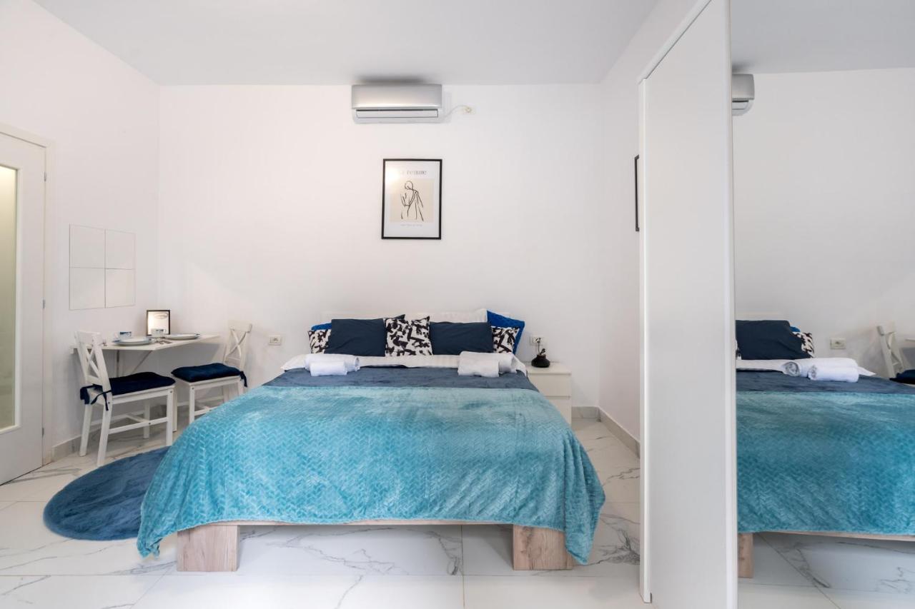 Blue-Line-Apartment-Unirii Bucareste Exterior foto